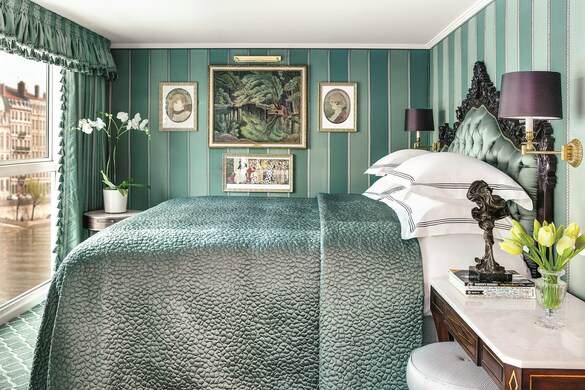 UNIWORLD Boutique River Cruises SS Catherine Accommodaion Suite 402 Bedroom.jpg